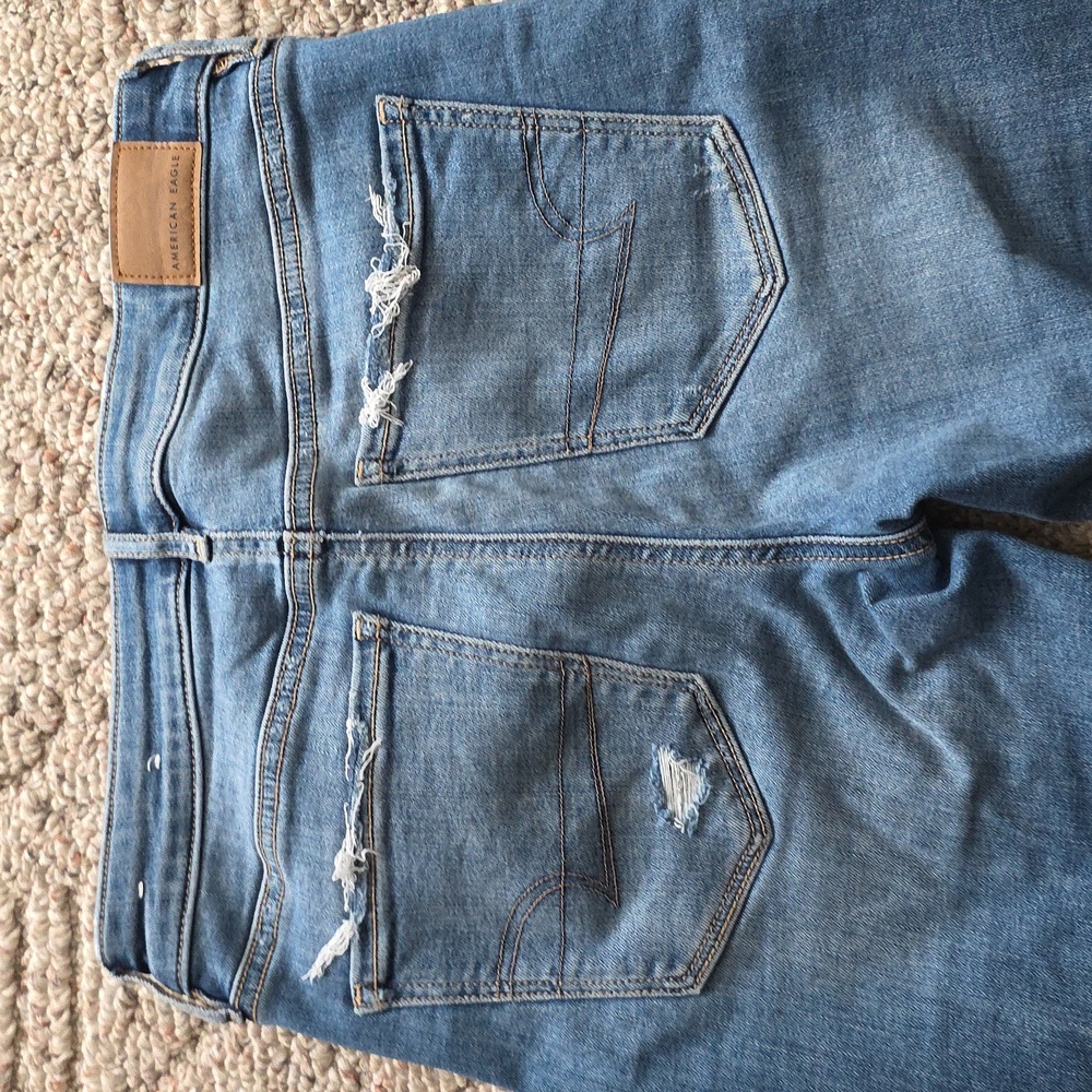 American Eagle Super Hi Rise Flare Jeans Size 2 X-Long Distressed - Picture 7 of 9
